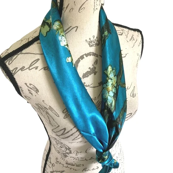 💖 Oversized boho satin blue Floral print print hair neck scarf whimsical - Picture 10 of 15